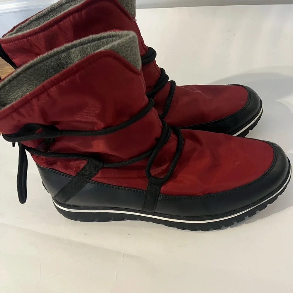 Sorel Women's Red and Black Lace-Up Winter Rain Boots